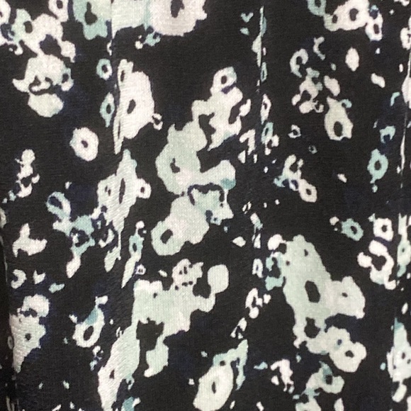 Lane Bryant black off white & pale green v-neck top shirt blouse size 18 / 20 - Picture 12 of 15